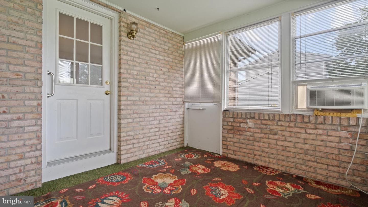 309 Kingswood Terrace photo 18