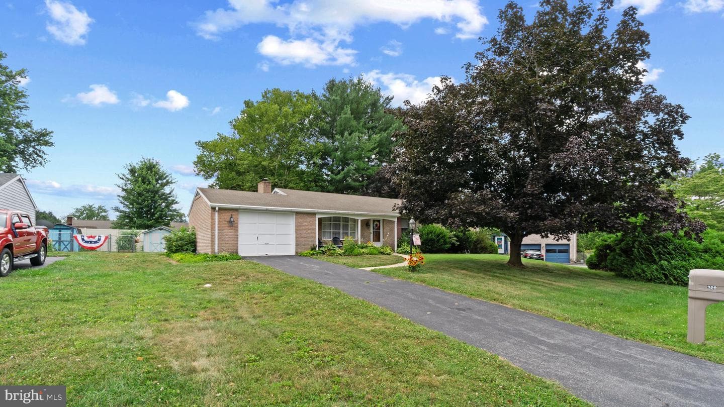 309 Kingswood Terrace photo 2