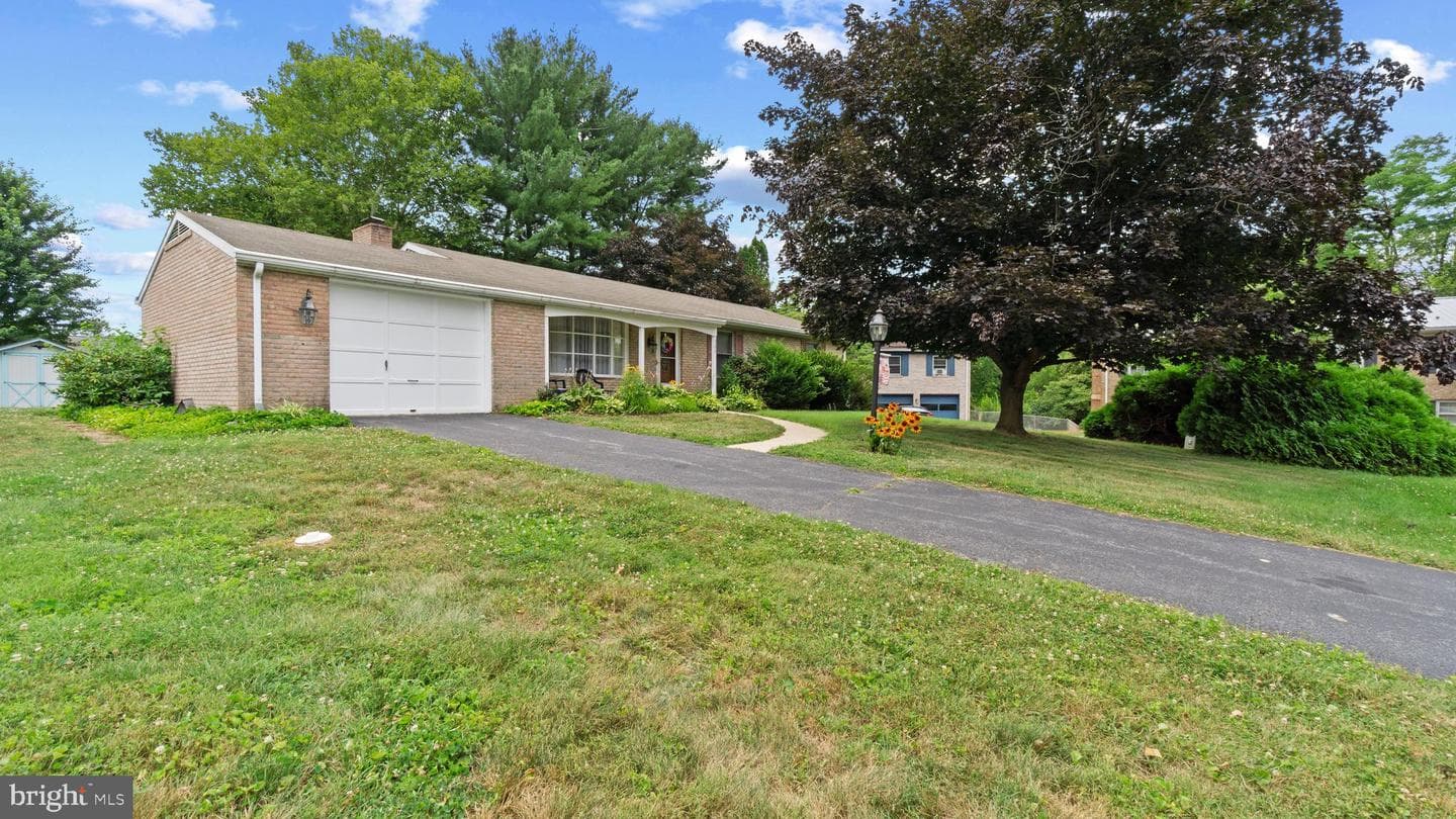 309 Kingswood Terrace photo 3