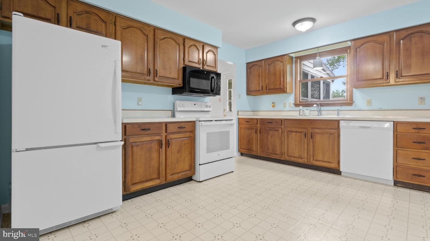 309 Kingswood Terrace photo 7