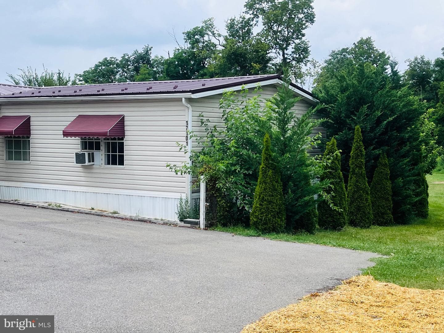 17101 Miner Avenue photo 2