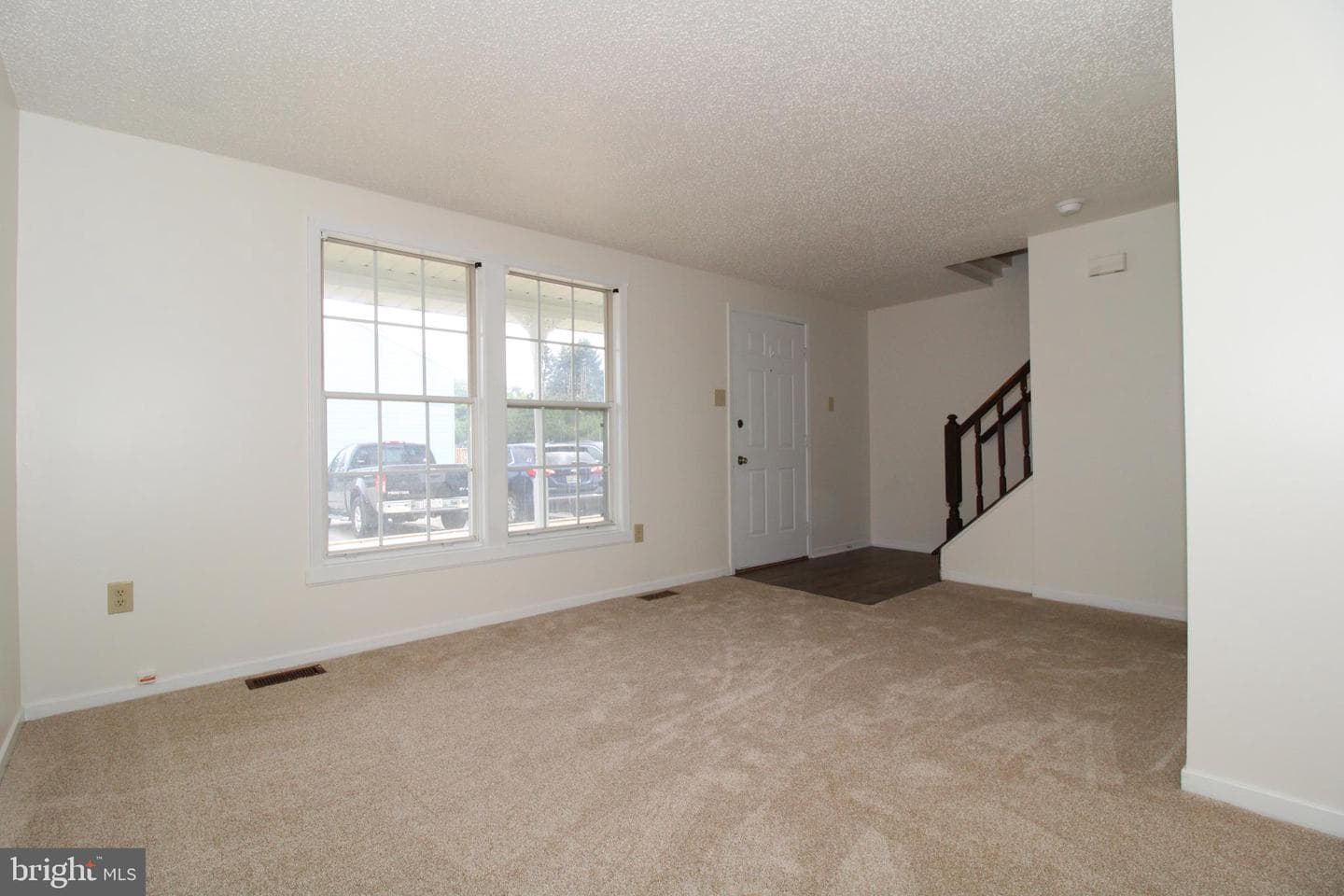 1524 Violet Drive photo 3