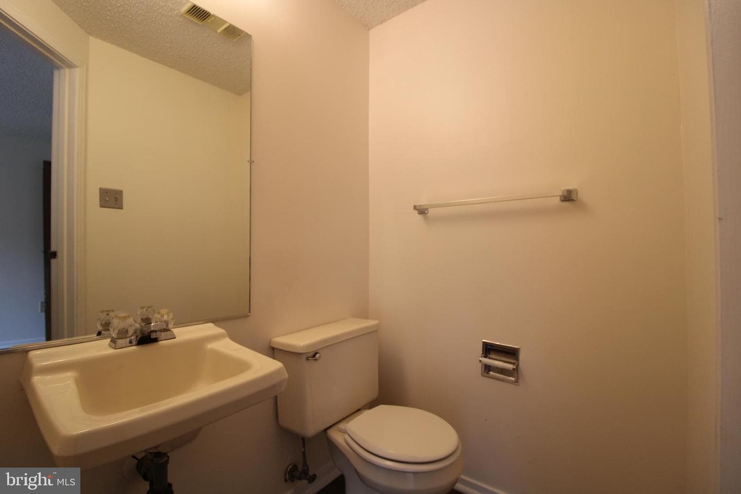 1524 Violet Drive photo 6