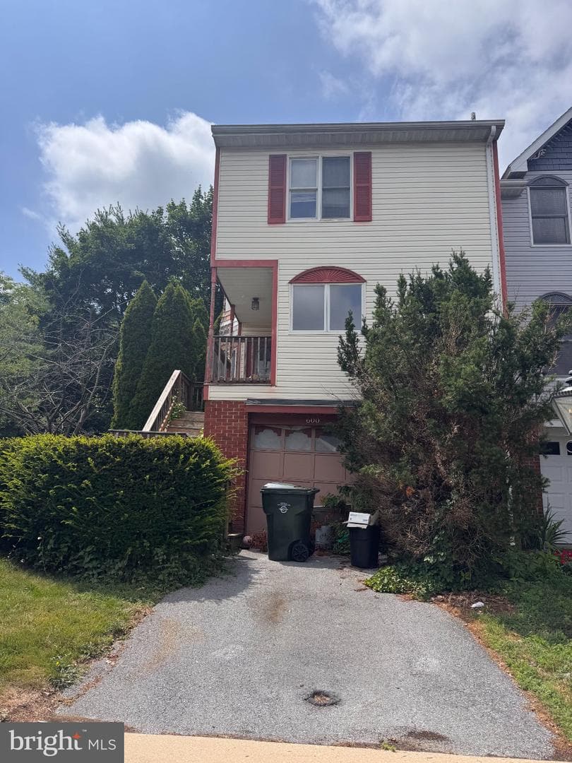 600 Picadilly Drive photo 2