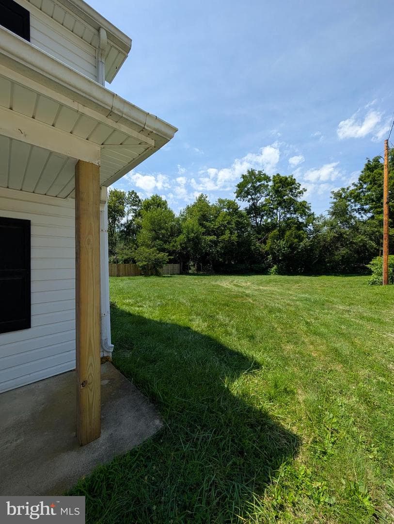 18003 Davis Lane photo 2