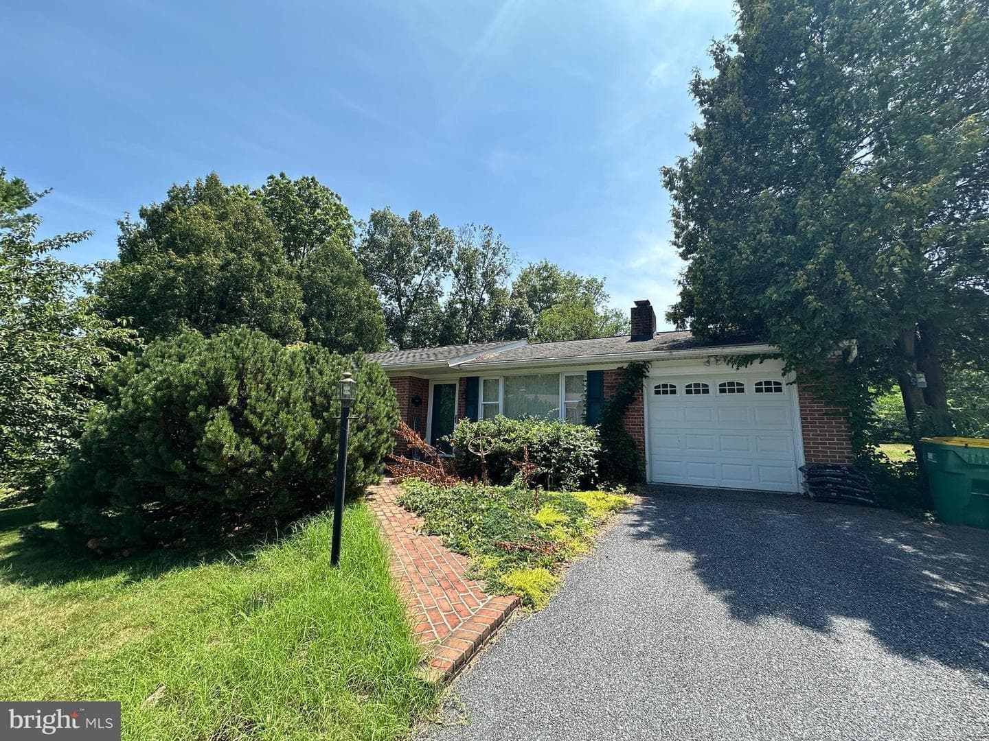 18529 Sherbrooke Drive photo 1