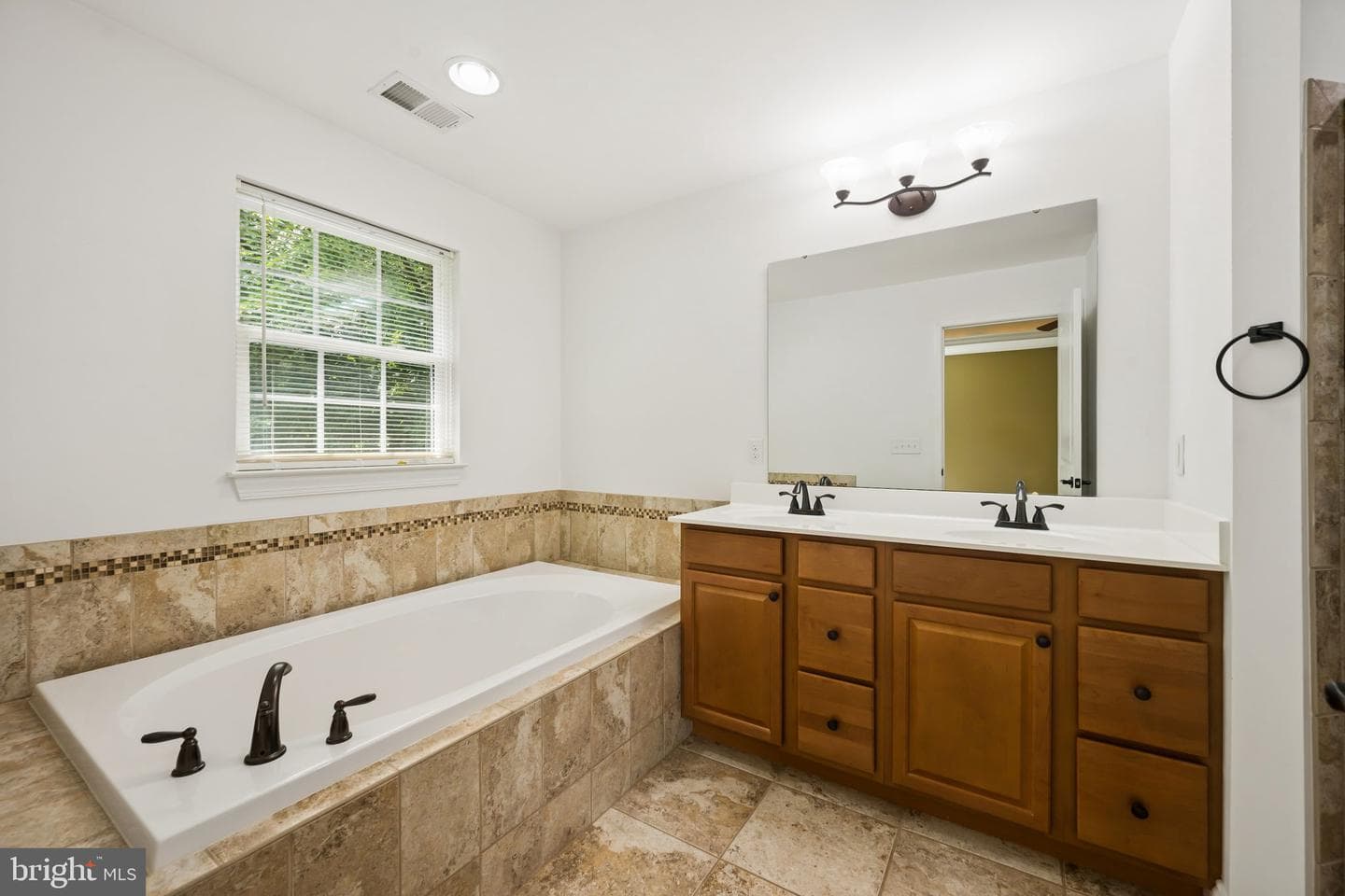 3010 Kaetzel Road photo 39