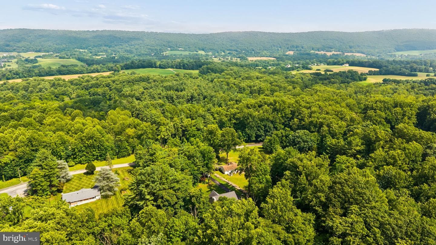 3010 Kaetzel Road photo 9