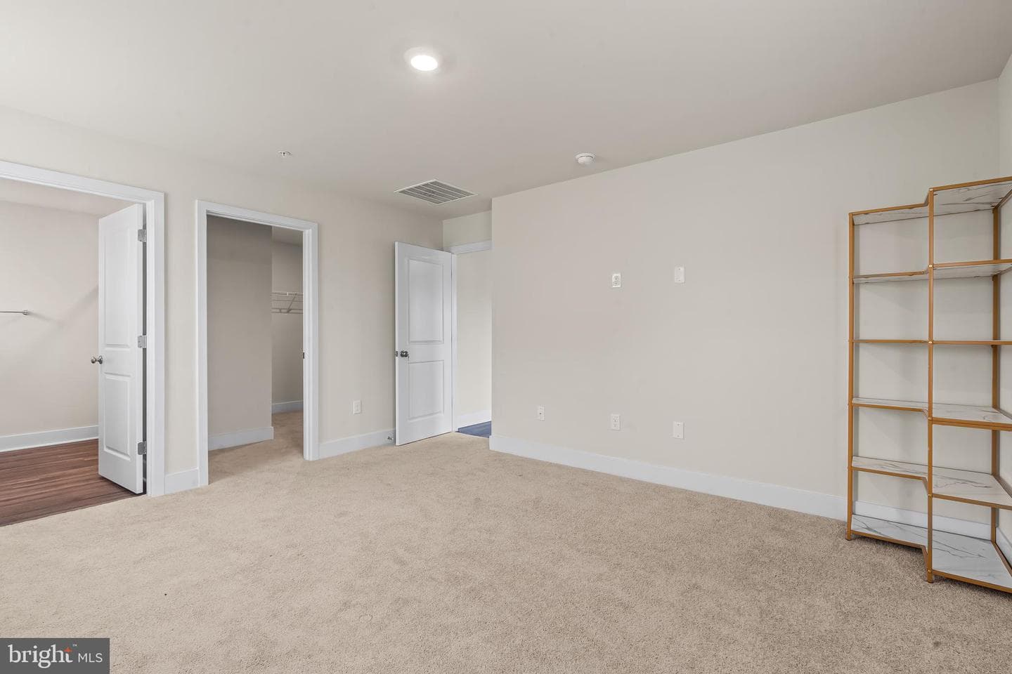 672 Armstrong Avenue photo 22