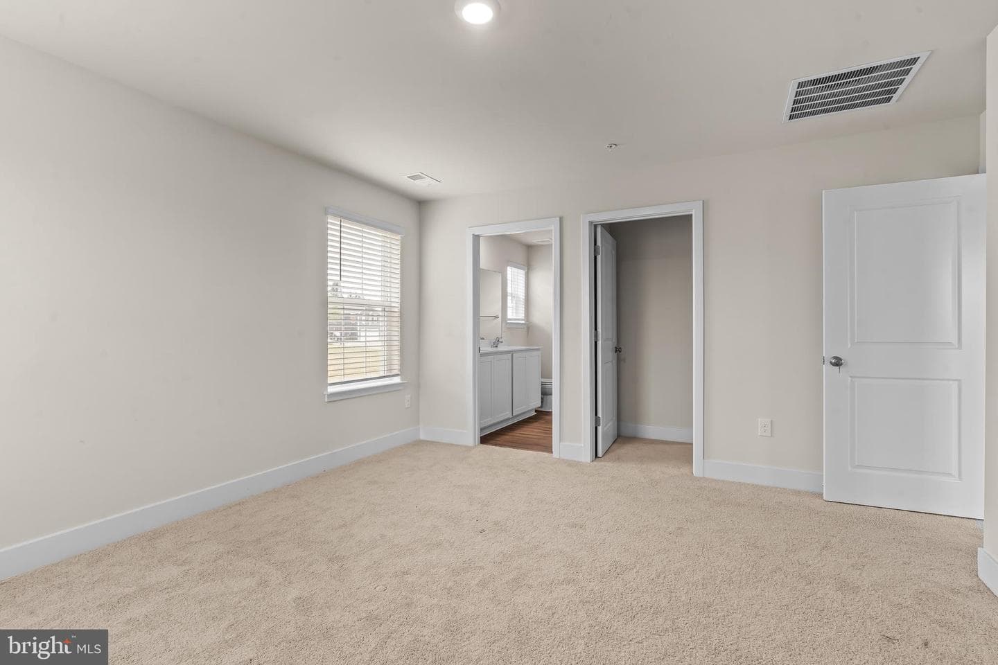 672 Armstrong Avenue photo 23