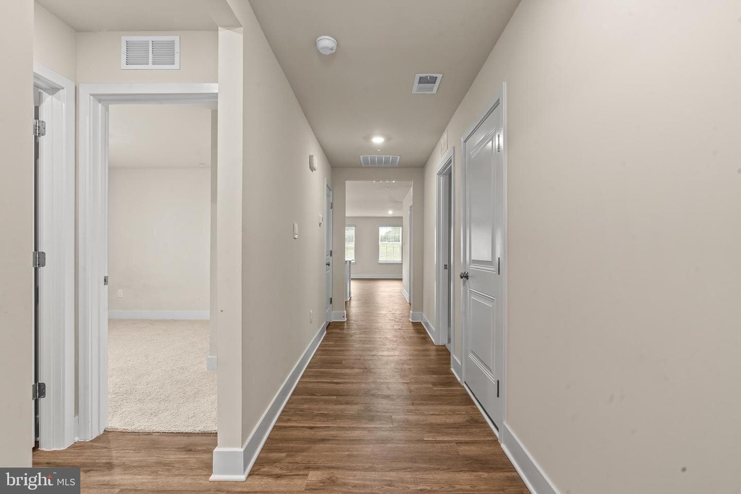 672 Armstrong Avenue photo 8