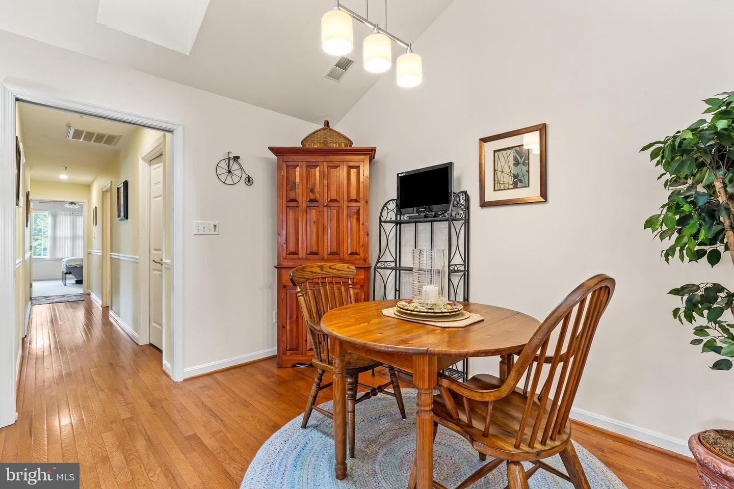 121 Chantilly Court photo 11