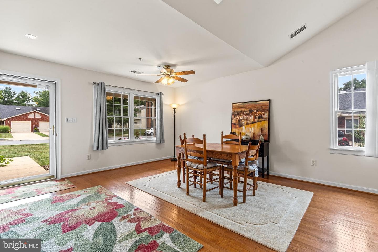 121 Chantilly Court photo 5