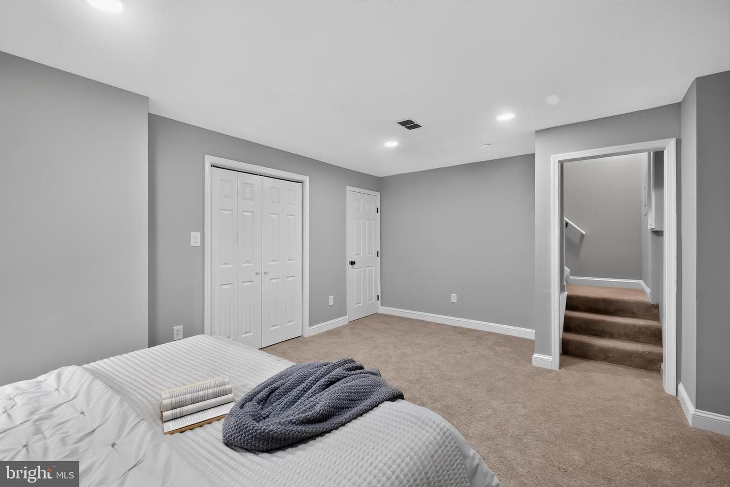 636 Knightsbridge Drive photo 24