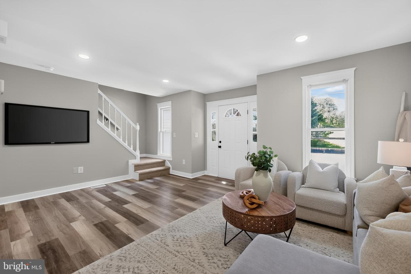 636 Knightsbridge Drive photo 6