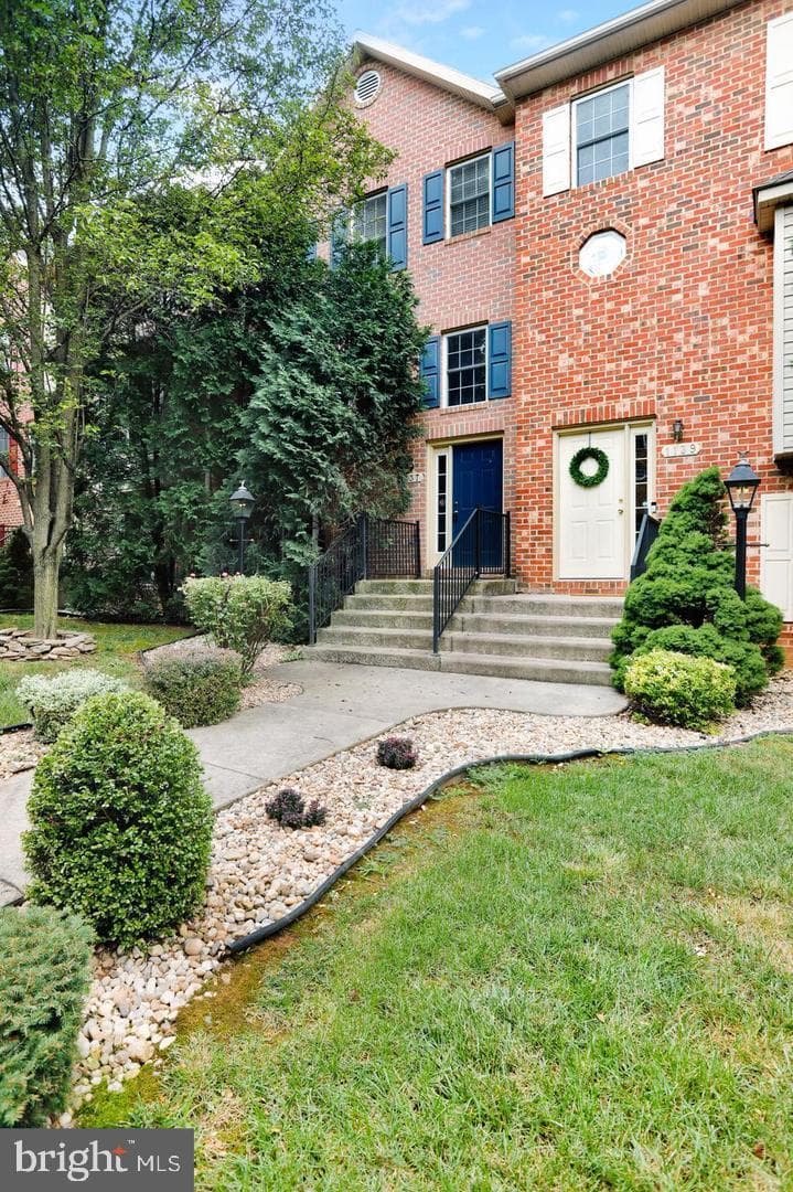 1137 Lindsay Lane
