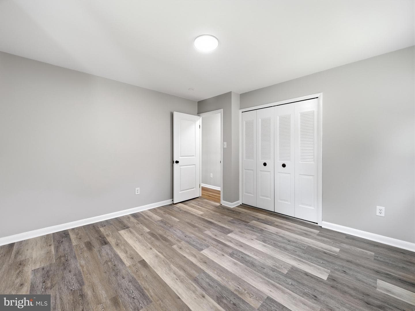 17608 Forest Glen Circle photo 17