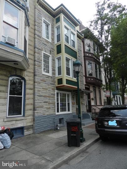 123 E Franklin Street photo 4