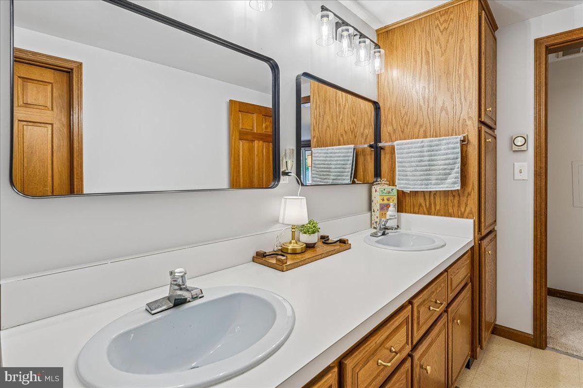 4444 Mills Road photo 15