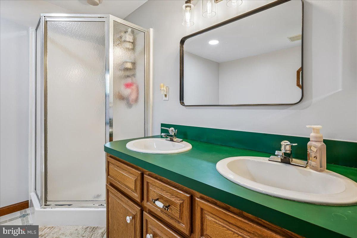 4444 Mills Road photo 23