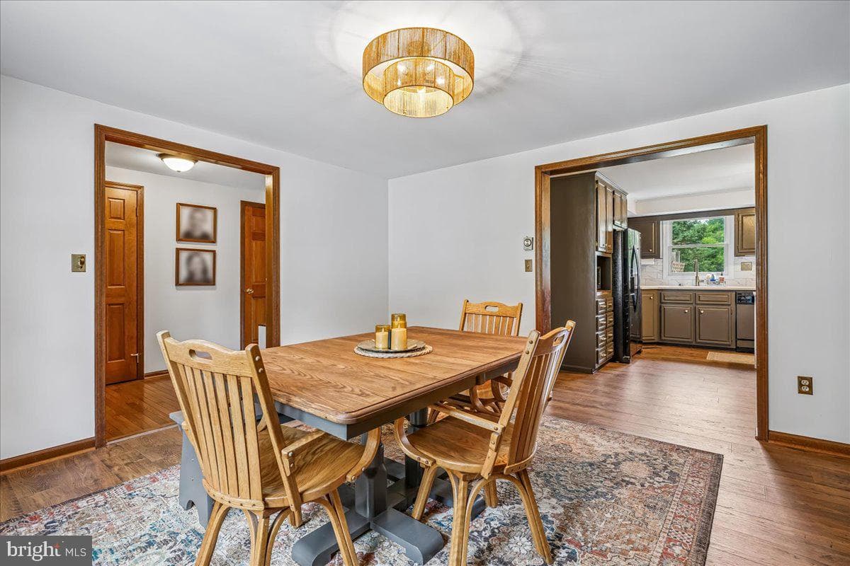 4444 Mills Road photo 7
