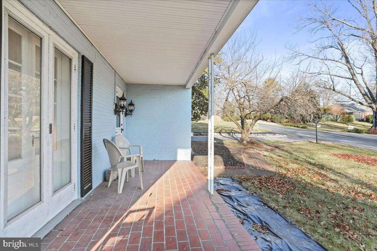 19011 Orchard Terrace Road photo 3
