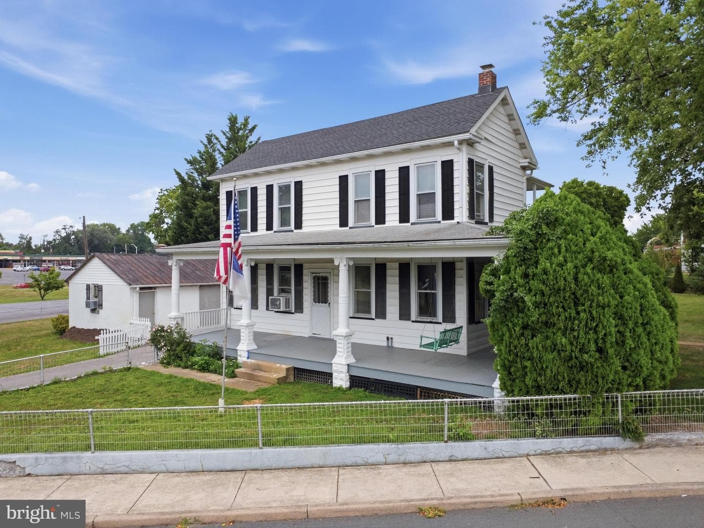 1043 Spruce Street photo 3