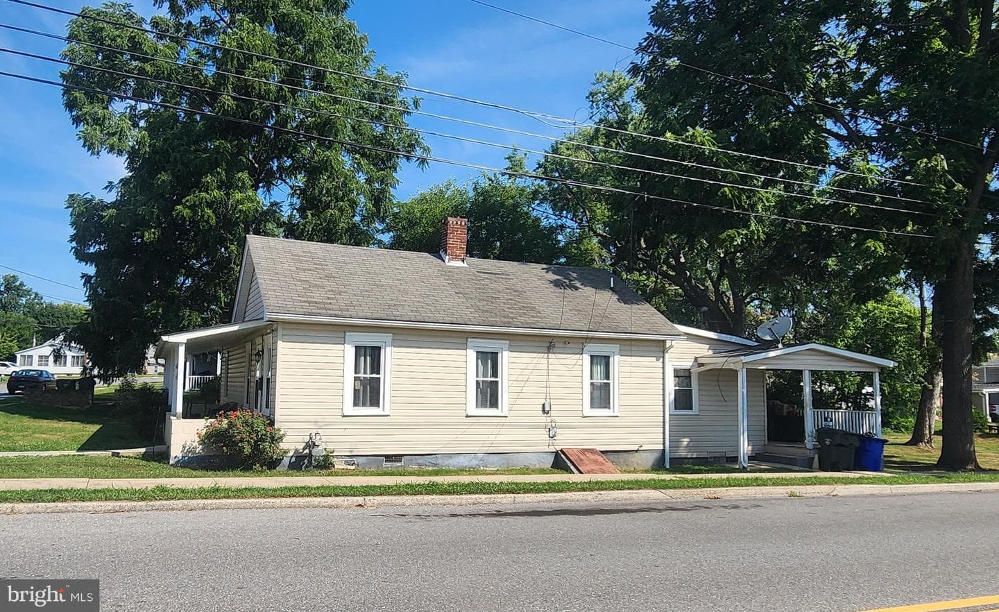 1000 Georgia Avenue photo 2