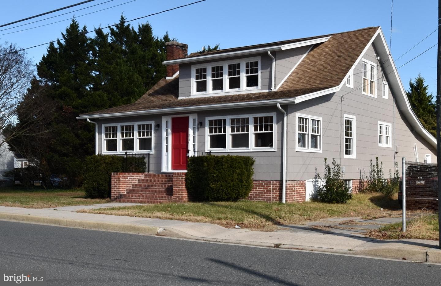 213 W Main Street photo 3