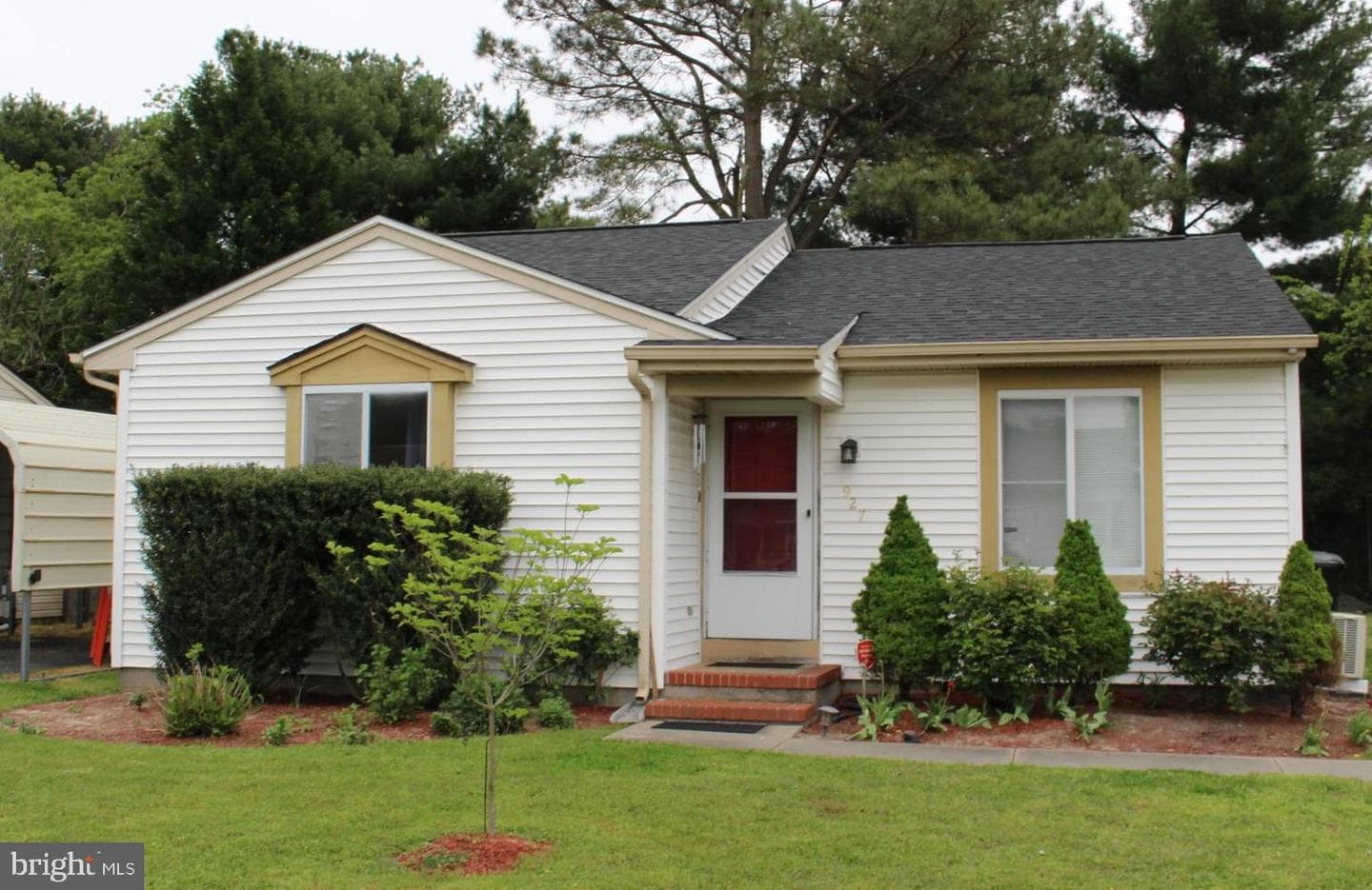 927 Green Mor Avenue photo 1