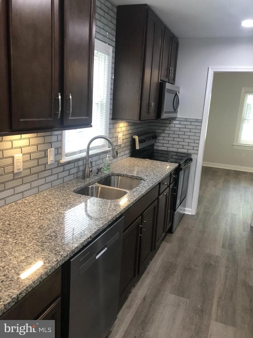 406 Venton Place photo 6