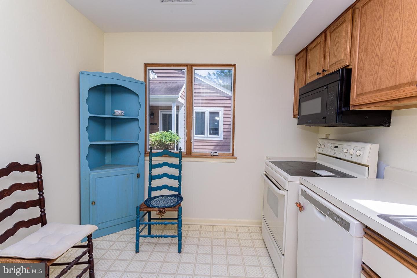 1004 Heron Court photo 11