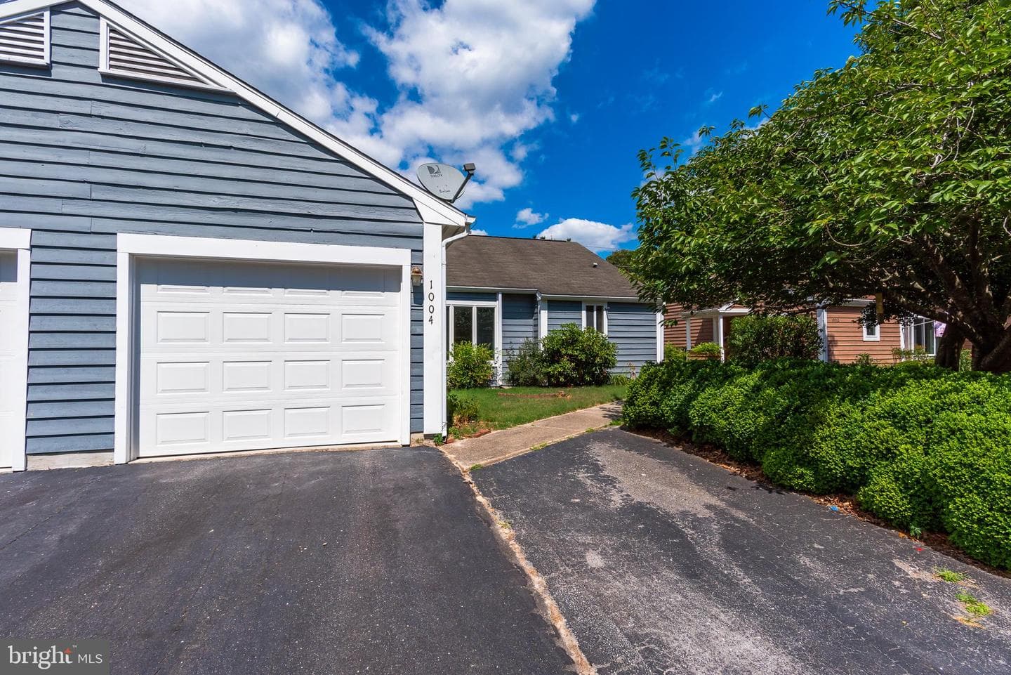 1004 Heron Court photo 2