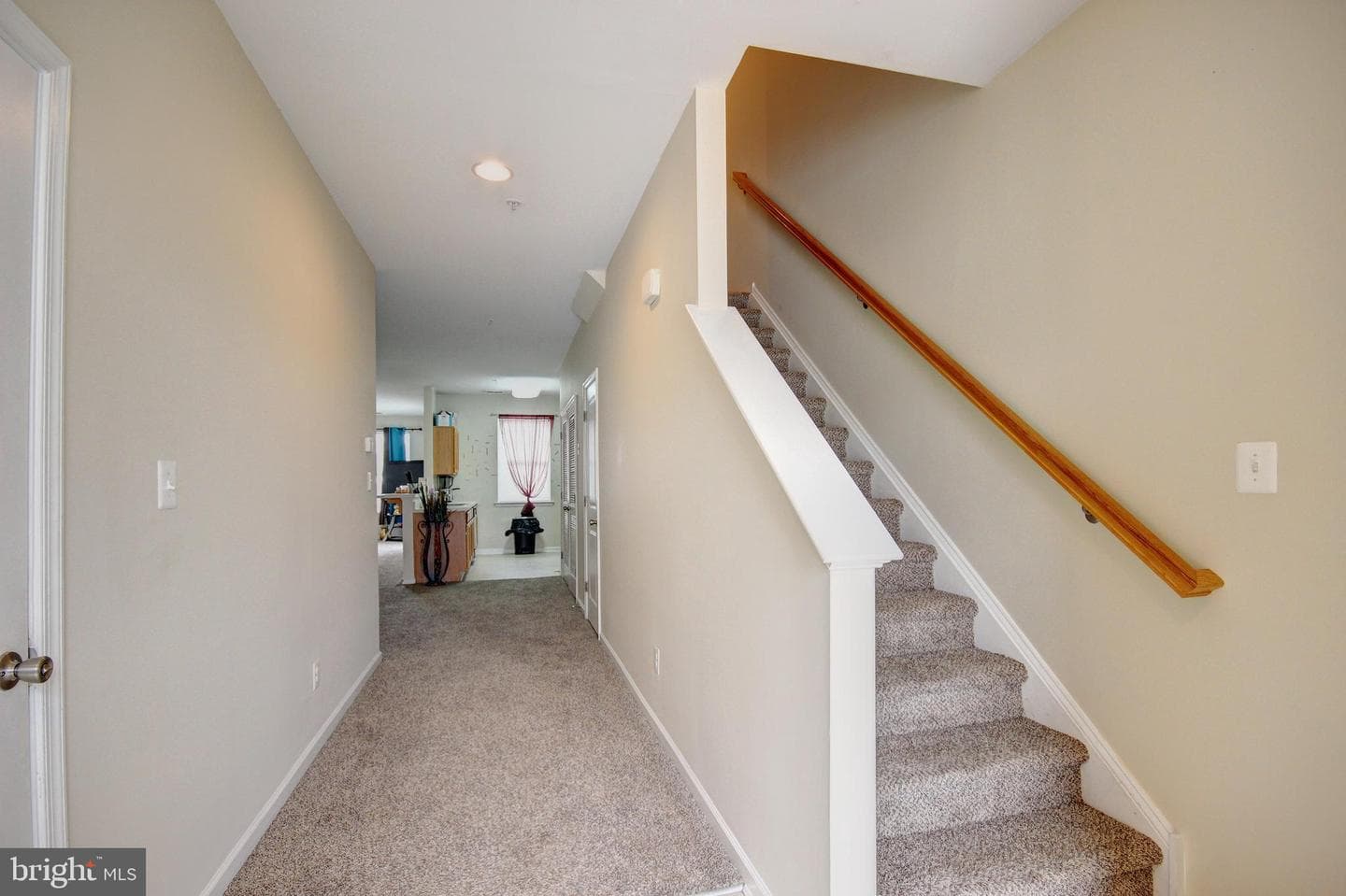 240 Garrison Way photo 3