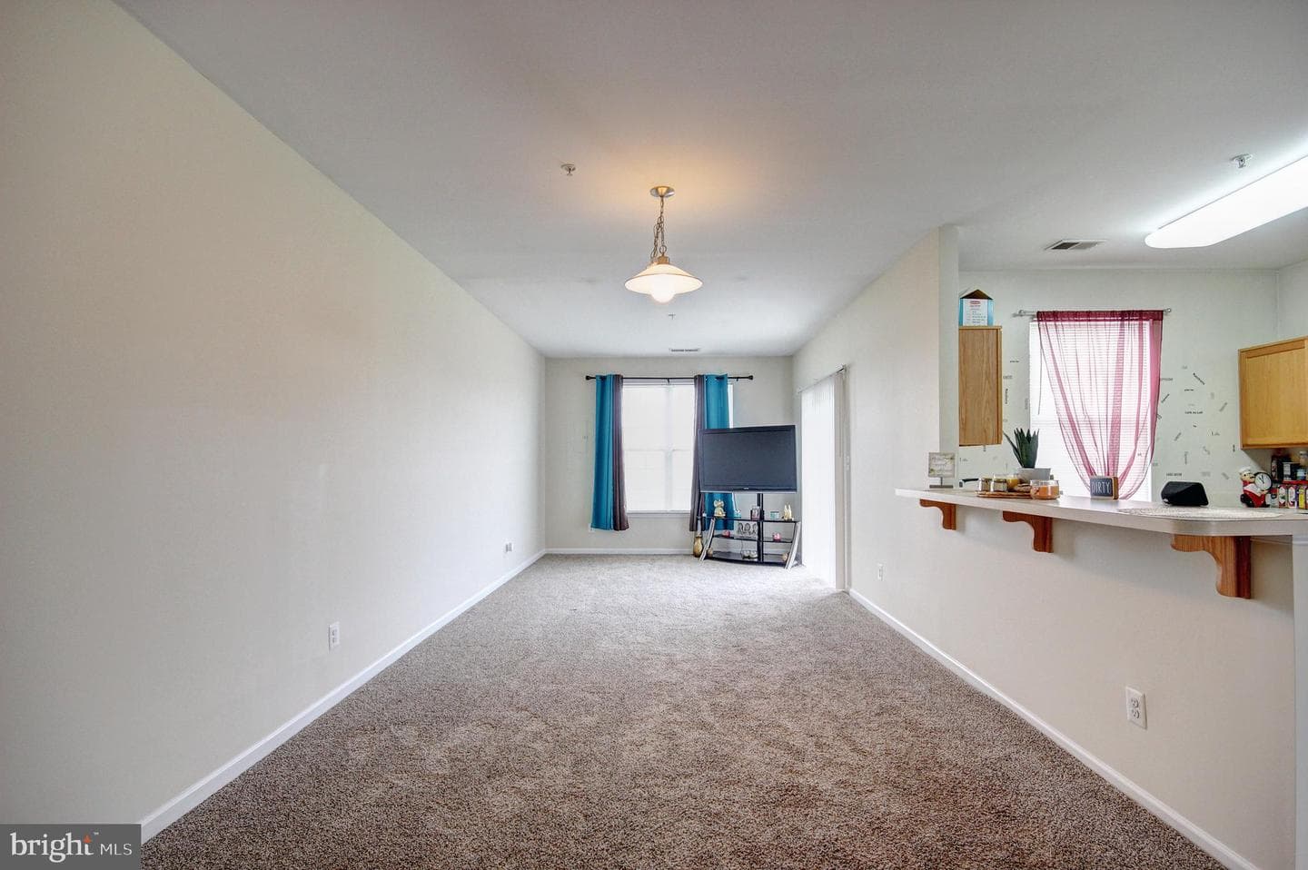 240 Garrison Way photo 4