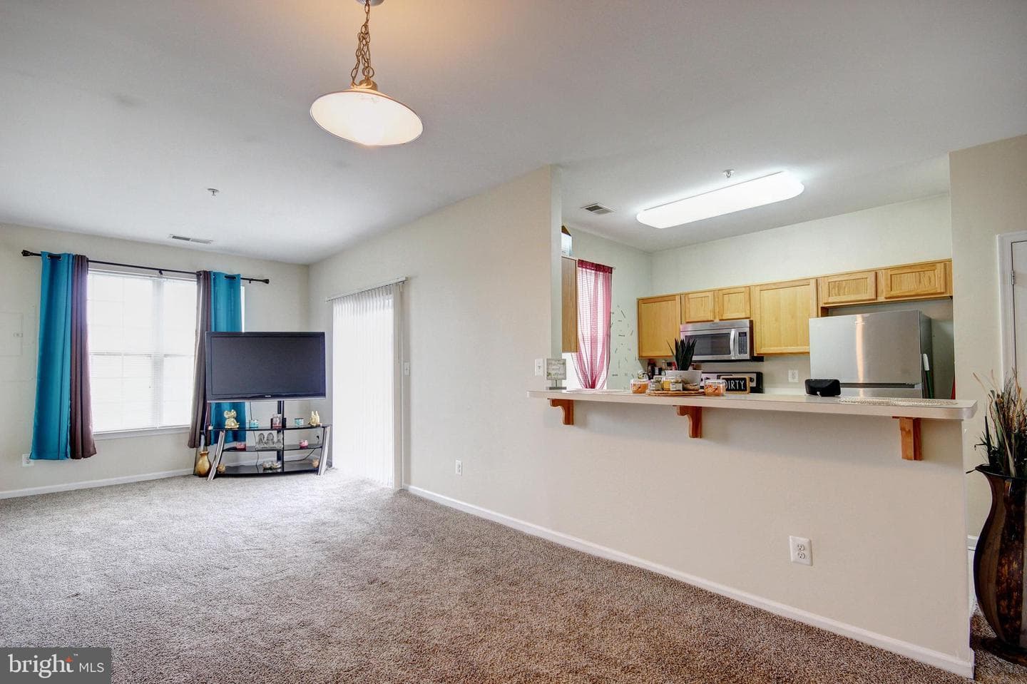 240 Garrison Way photo 5