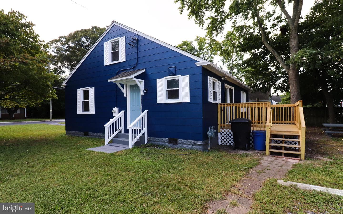 914 S Division Street photo 22