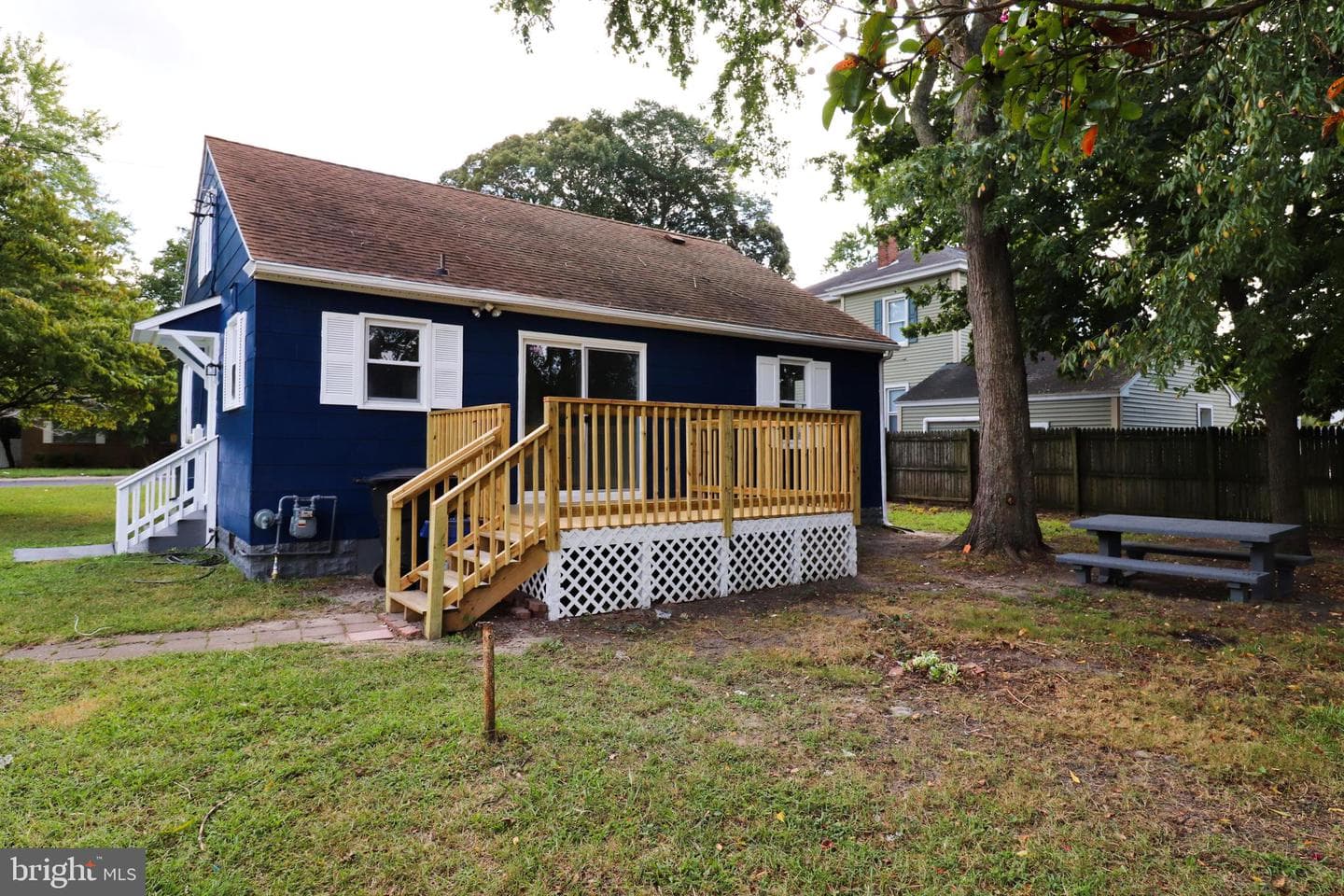 914 S Division Street photo 23