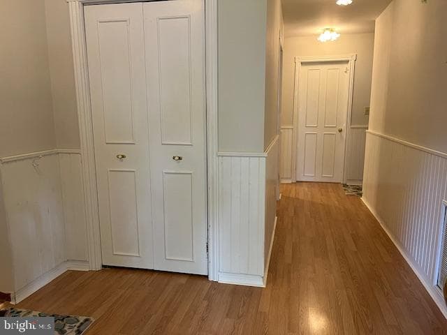 906 Friar Tuck Lane photo 2