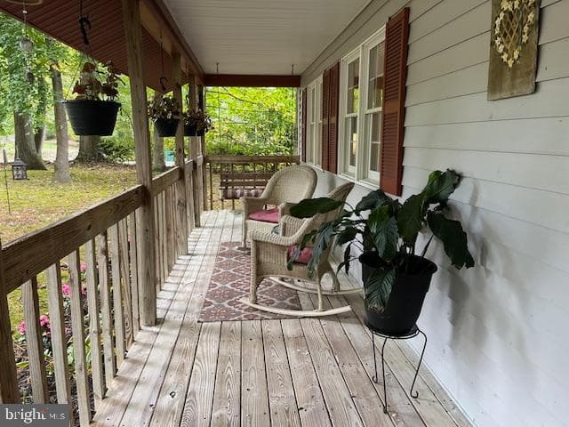 906 Friar Tuck Lane photo 3