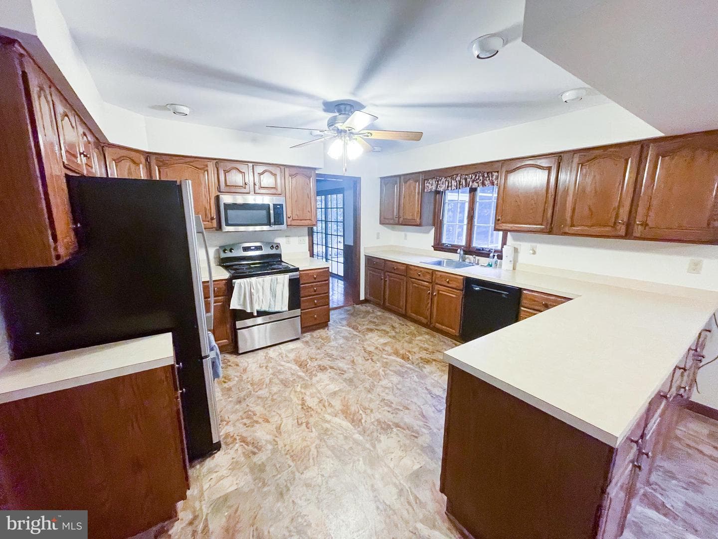 27103 Scotland Parkway photo 14
