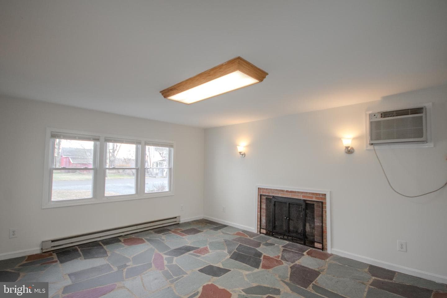 522 E Main Street photo 11