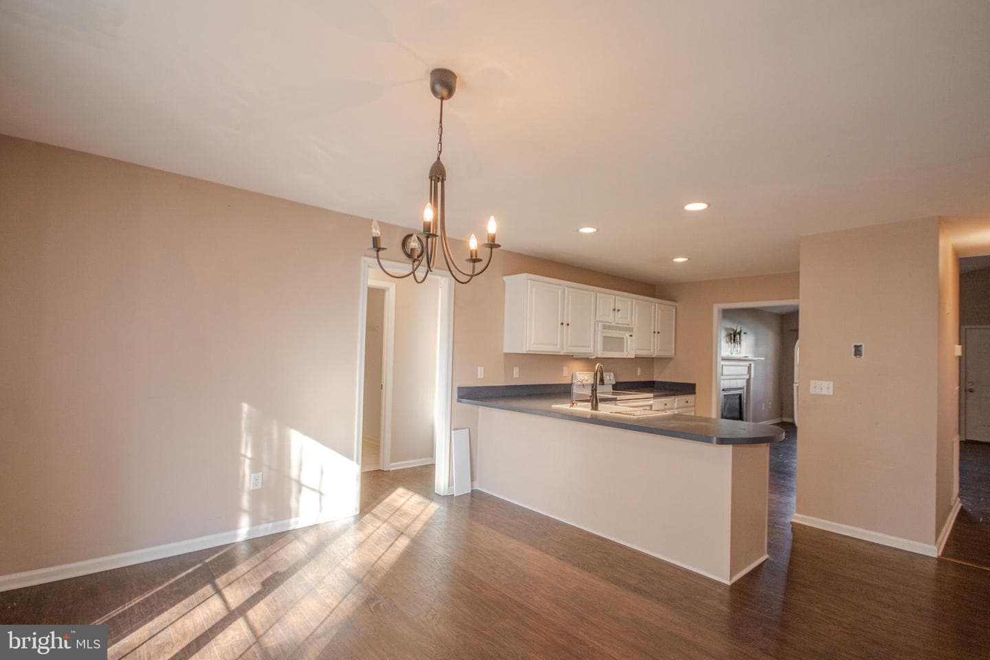900 Emerald Court photo 11