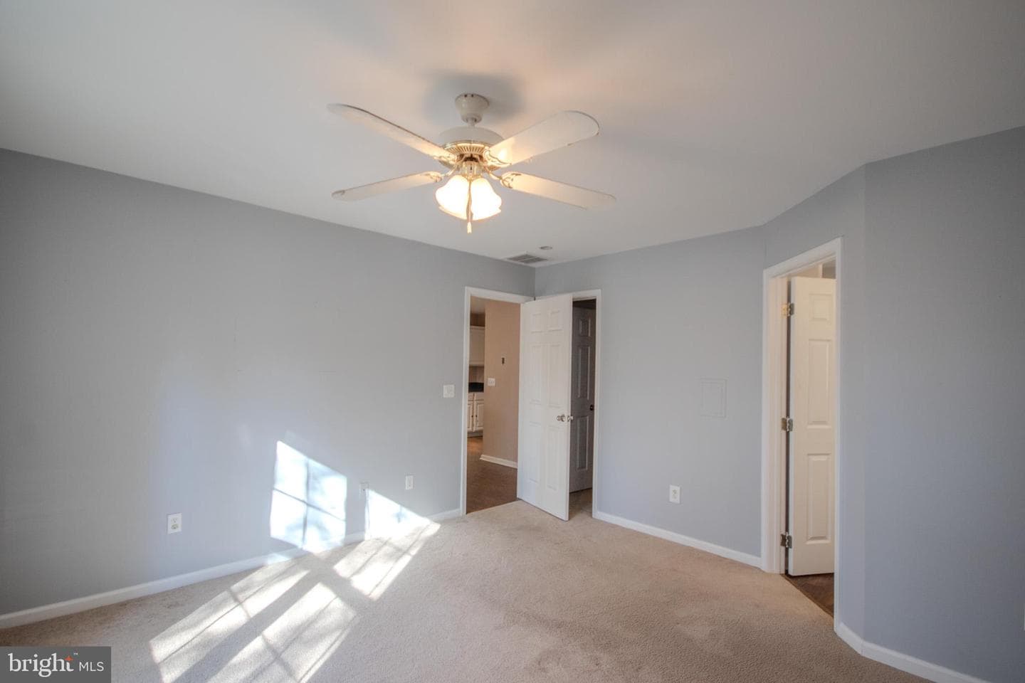 900 Emerald Court photo 14