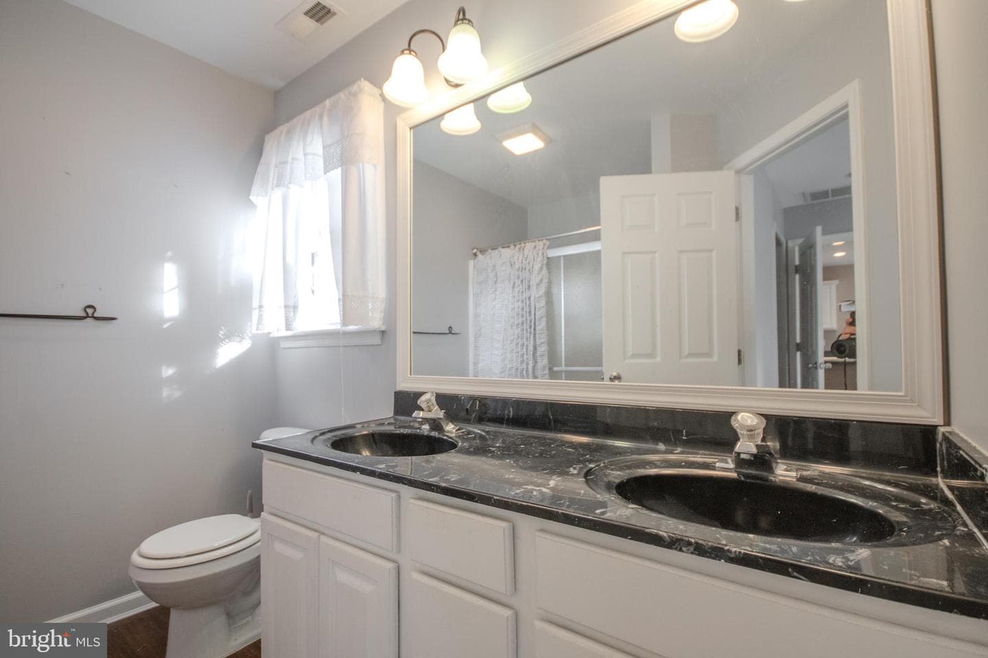 900 Emerald Court photo 15