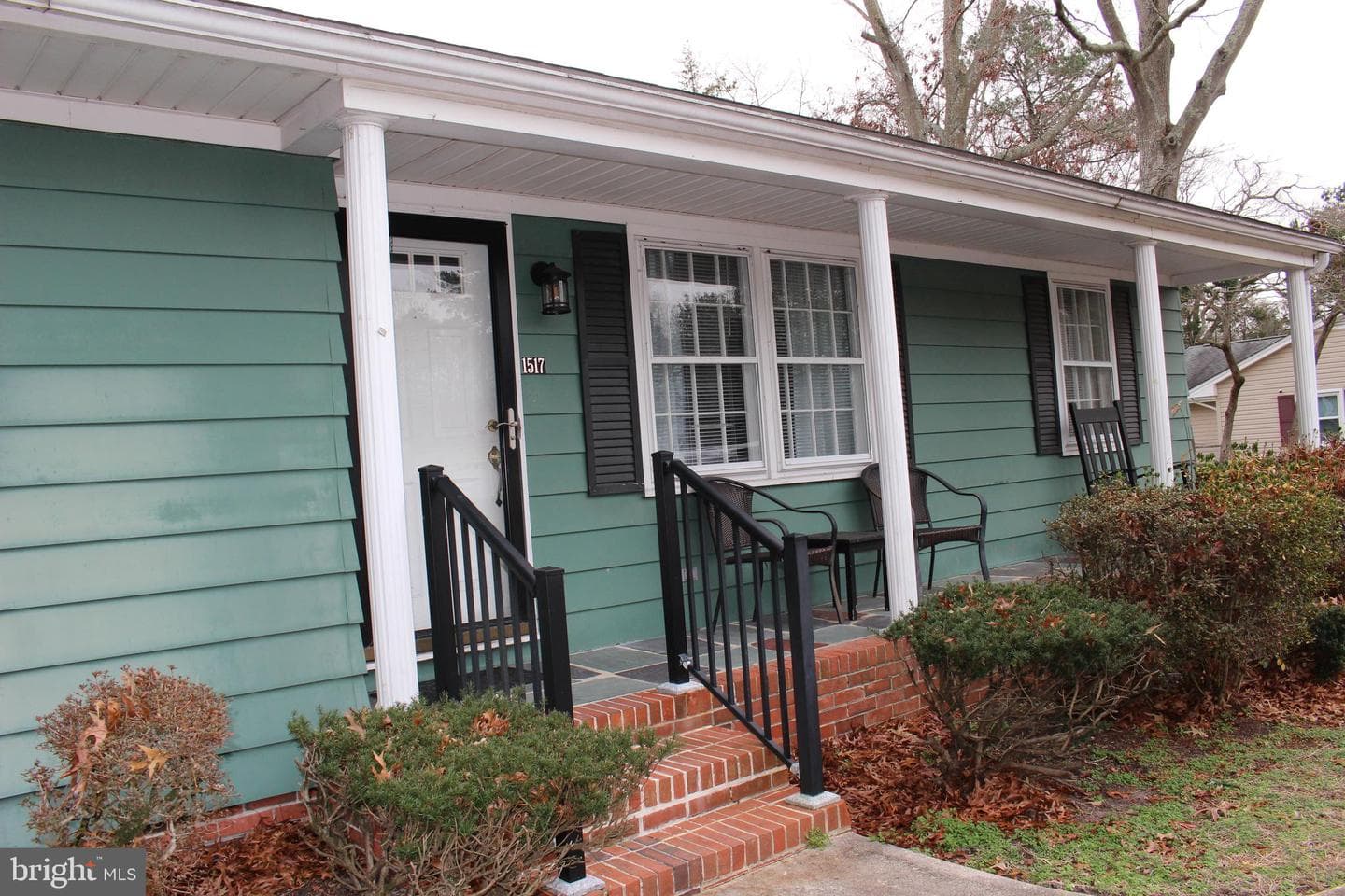 1517 Magnolia Drive photo 2