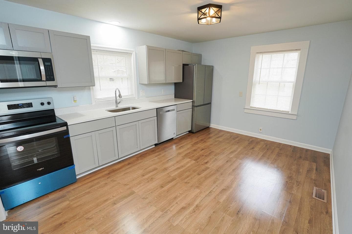 28144 Stanford Road, Eden