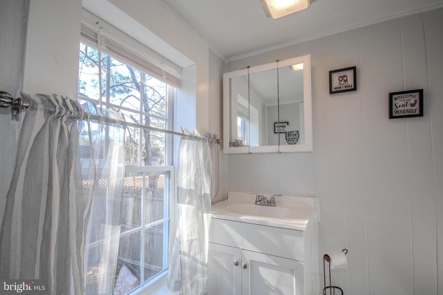 106 W Philadelphia Avenue photo 15
