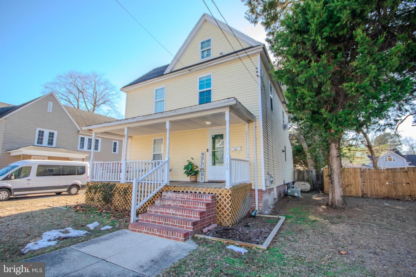 106 W Philadelphia Avenue photo 2
