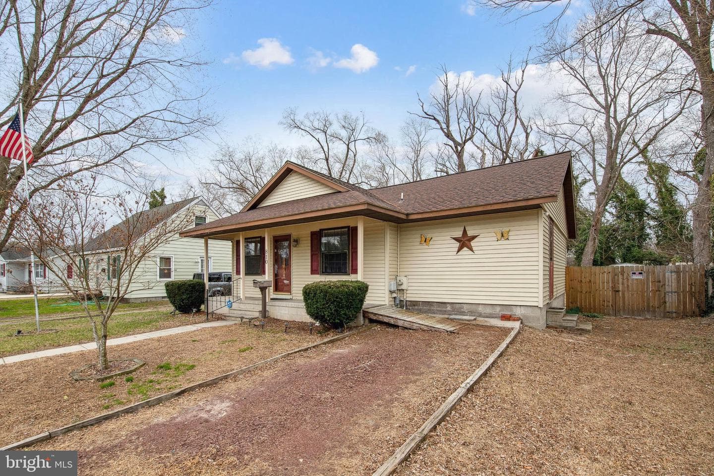 810 Springfield Circle photo 2